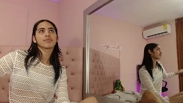 Snapshot of alice_sofia chatting on February 11, 2026, 1:38 pm alice sofia online show from February 11, 2026, 1:38 pm