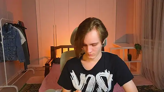 nikompell online show from March 10, 2025, 11:49 pm