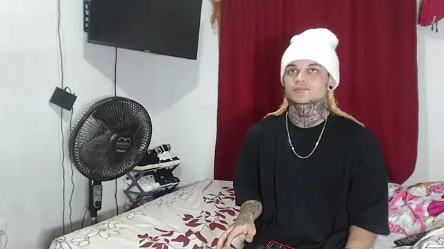 karitto  online show from December 13, 2024, 3:27 am