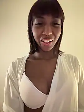 Snapshot of IamCrystal2 chatting on December 15, 2024, 11:20 pm IamCrystal2 online show from December 15, 2024, 11:20 pm