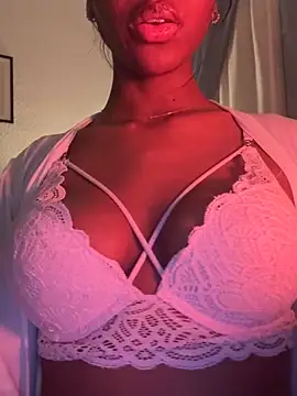 Snapshot of IamCrystal2 chatting on January 12, 2025, 10:54 pm IamCrystal2 online show from January 12, 2025, 10:54 pm