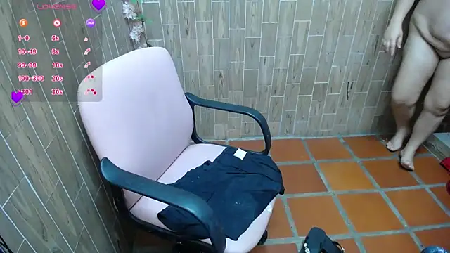 solyeria online show from September 22, 2025, 2:57 am