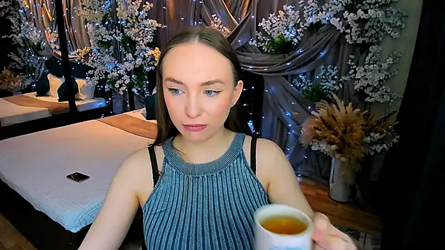 Snapshot of TrueReincarnation chatting on March 3, 2025, 4:03 pm TrueReincarnation online show from March 3, 2025, 4:03 pm