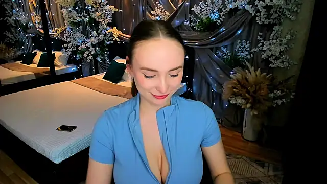 Snapshot of TrueReincarnation chatting on March 14, 2025, 10:27 pm TrueReincarnation online show from March 14, 2025, 10:27 pm