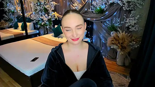 Snapshot of TrueReincarnation chatting on March 18, 2025, 7:31 pm TrueReincarnation online show from March 18, 2025, 7:31 pm