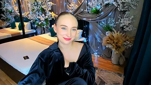 Snapshot of TrueReincarnation chatting on March 18, 2025, 10:37 pm TrueReincarnation online show from March 18, 2025, 10:37 pm