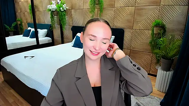 Snapshot of TrueReincarnation chatting on September 8, 2025, 4:06 pm TrueReincarnation online show from September 8, 2025, 4:06 pm