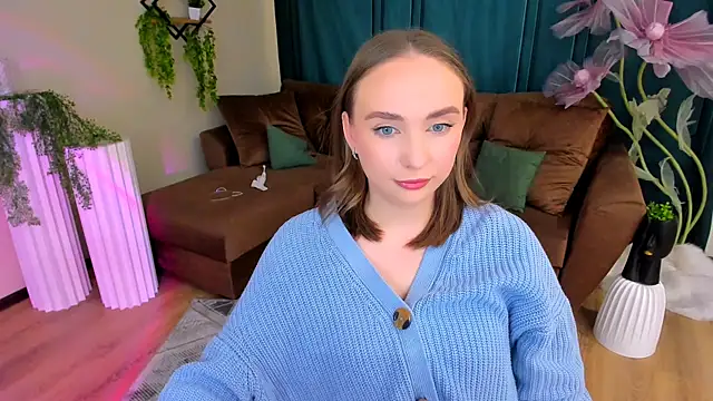 Snapshot of TrueReincarnation chatting on September 17, 2025, 7:26 pm TrueReincarnation online show from September 17, 2025, 7:26 pm