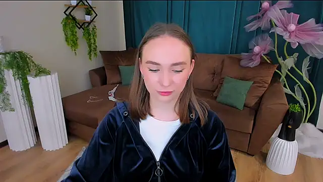 Snapshot of TrueReincarnation chatting on September 25, 2025, 6:06 am TrueReincarnation online show from September 25, 2025, 6:06 am