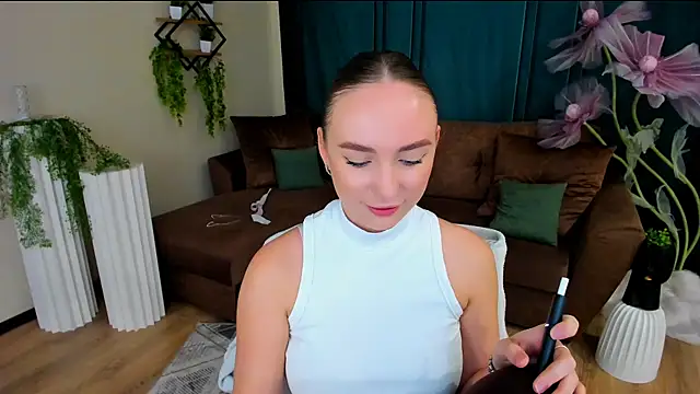 Snapshot of TrueReincarnation chatting on September 26, 2025, 1:20 am TrueReincarnation online show from September 26, 2025, 1:20 am