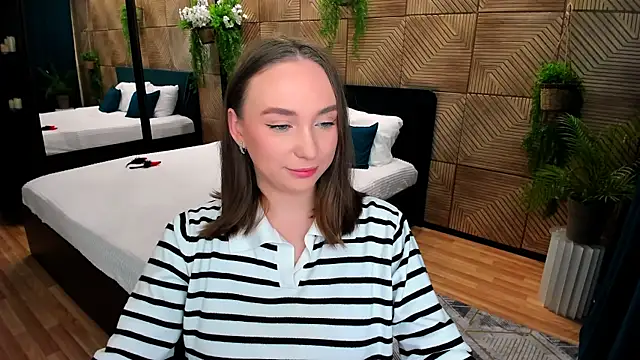 Snapshot of TrueReincarnation chatting on October 2, 2025, 10:22 am TrueReincarnation online show from October 2, 2025, 10:22 am