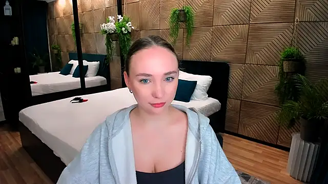 Snapshot of TrueReincarnation chatting on October 7, 2025, 10:12 am TrueReincarnation online show from October 7, 2025, 10:12 am