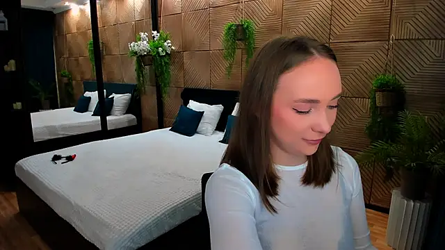 Snapshot of TrueReincarnation chatting on October 21, 2025, 4:19 pm TrueReincarnation online show from October 21, 2025, 4:19 pm