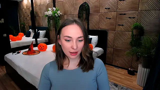 Snapshot of TrueReincarnation chatting on October 28, 2025, 4:09 pm TrueReincarnation online show from October 28, 2025, 4:09 pm