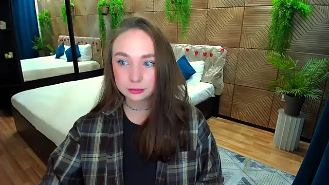 Snapshot of TrueReincarnation chatting on May 26, 2026, 4:03 pm TrueReincarnation online show from May 26, 2026, 4:03 pm