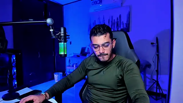 BrunoD31 online show from December 2, 2025, 3:23 am