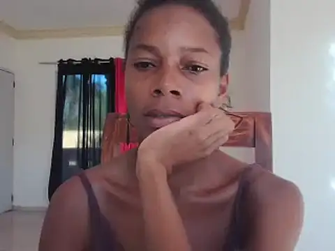 Snapshot of adele-33 chatting on February 24, 2025, 8:14 pm adele-33 online show from February 24, 2025, 8:14 pm