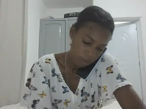 Snapshot of adele-33 chatting on September 28, 2025, 10:48 pm adele-33 online show from September 28, 2025, 10:48 pm