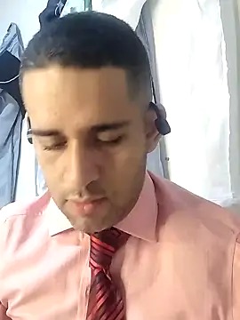 Snapshot of CRISTHIAN_GREY01 chatting on January 24, 2025, 3:11 am CRISTHIAN GREY01 online show from January 24, 2025, 3:11 am