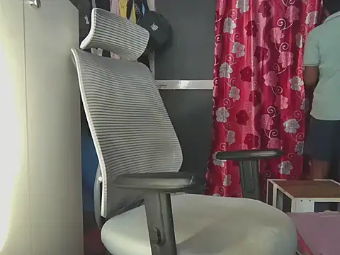 Snapshot of KissesBoyAD chatting on February 23, 2026, 7:11 pm KissesBoyAD online show from February 23, 2026, 7:11 pm