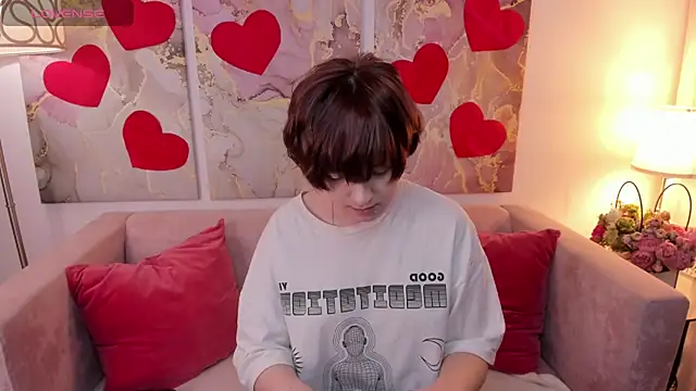 fiamoory online show from February 17, 2025, 7:37 am