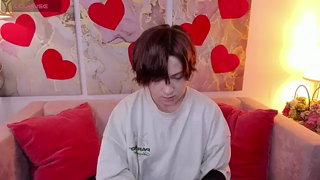 fiamoory online show from February 18, 2025, 4:26 am