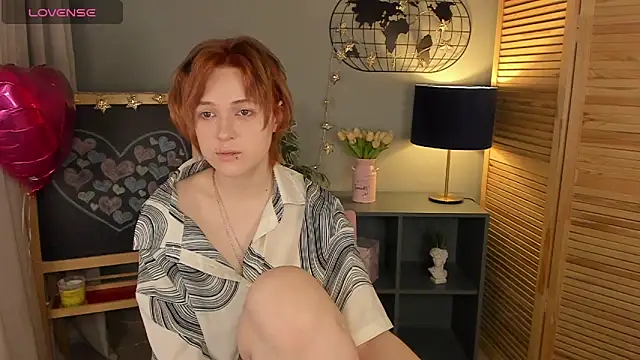 fiamoory online show from March 1, 2025, 4:15 am