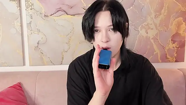 fiamoory online show from September 26, 2025, 7:45 am