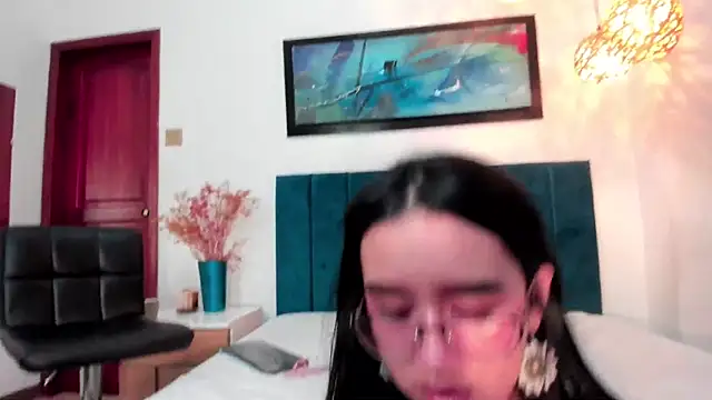 LaraGoldd online show from February 19, 2025, 4:23 am