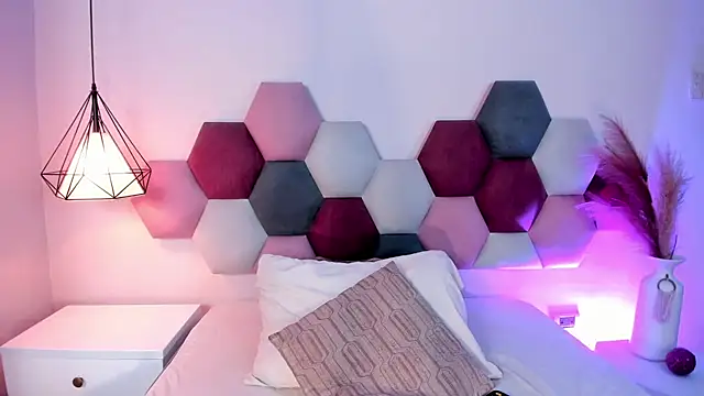 LaraGoldd online show from September 26, 2025, 12:36 am