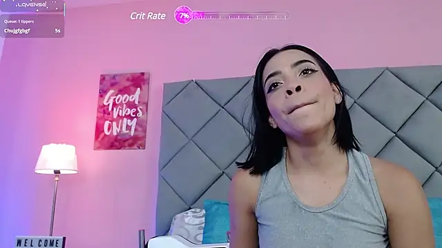 SaraSchmitt online show from March 5, 2025, 7:17 pm