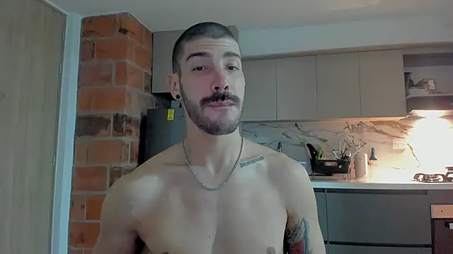 Guyinthemountain online show from January 28, 2025, 11:39 pm