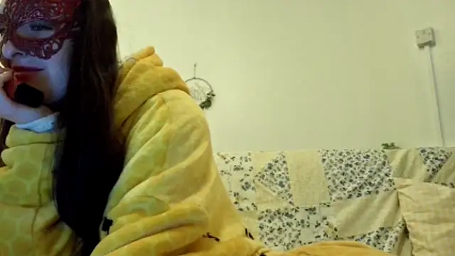 LexiSnowUK online show from December 1, 2025, 10:20 am