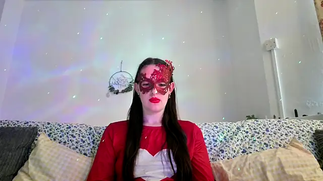 LexiSnowUK online show from December 3, 2025, 10:24 am