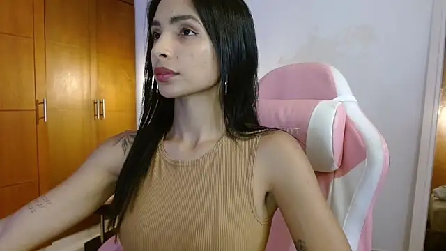 AnnitaSerna  online show from November 9, 2025, 4:33 am