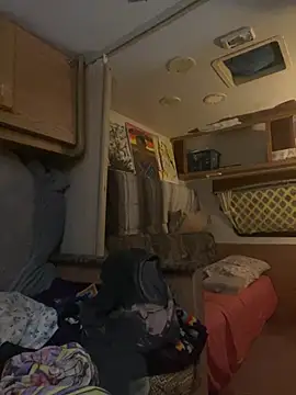 Snapshot of HoneyBdaQueen chatting on December 29, 2024, 4:30 pm HoneyBdaQueen online show from December 29, 2024, 4:30 pm