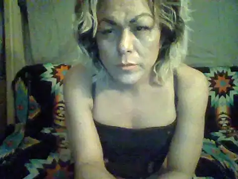 Snapshot of HoneyBdaQueen chatting on January 25, 2025, 10:29 am HoneyBdaQueen online show from January 25, 2025, 10:29 am
