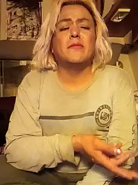 Snapshot of HoneyBdaQueen chatting on September 28, 2025, 3:34 am HoneyBdaQueen online show from September 28, 2025, 3:34 am