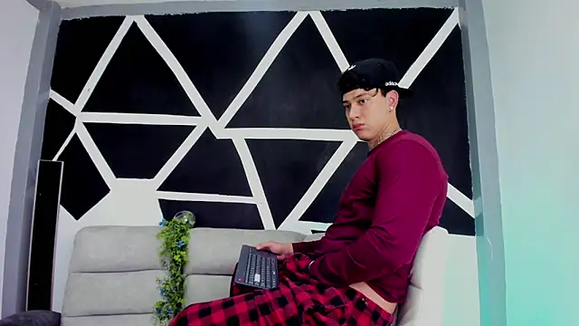 JUSTIN FULLER1 online show from November 3, 2025, 5:25 pm