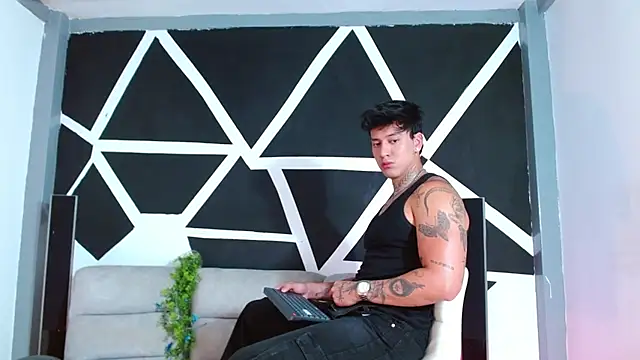 JUSTIN FULLER1 online show from November 26, 2025, 4:08 pm