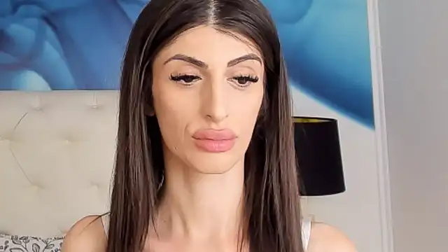 SkinnyDolly online show from February 17, 2025, 9:41 pm