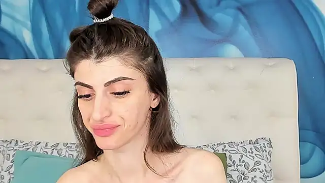 SkinnyDolly online show from November 21, 2025, 3:05 am