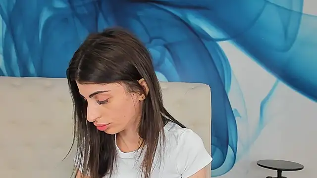 Snapshot of SkinnyDolly chatting on March 7, 2026, 3:14 am SkinnyDolly online show from March 7, 2026, 3:14 am