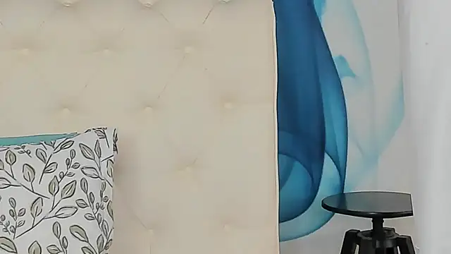 Snapshot of SkinnyDolly chatting on April 5, 2026, 2:09 am SkinnyDolly online show from April 5, 2026, 2:09 am