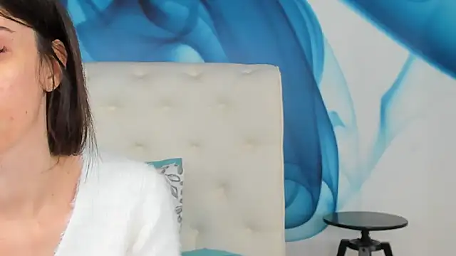 Snapshot of SkinnyDolly chatting on April 16, 2026, 2:34 am SkinnyDolly online show from April 16, 2026, 2:34 am