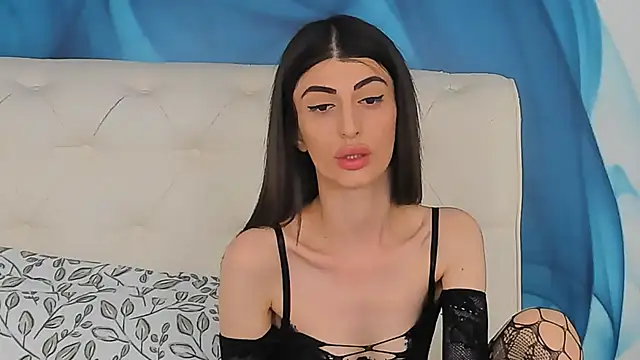 Snapshot of SkinnyDolly chatting on May 24, 2026, 3:33 am SkinnyDolly online show from May 24, 2026, 3:33 am