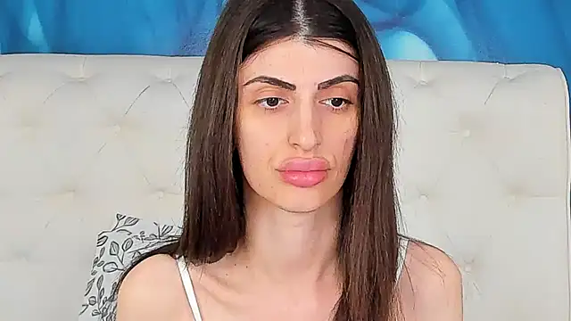 Snapshot of SkinnyDolly chatting on May 28, 2026, 2:31 am SkinnyDolly online show from May 28, 2026, 2:31 am