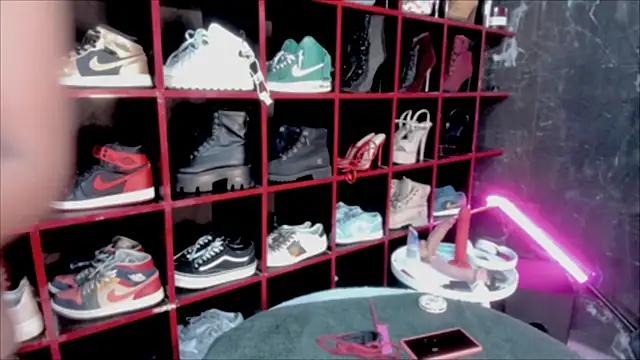 Indianbrownie online show from February 6, 2026, 1:43 am