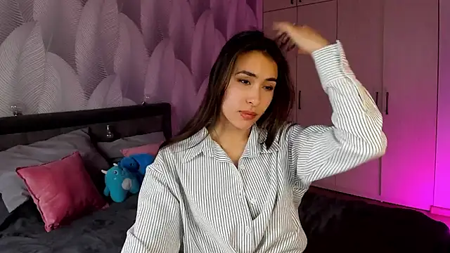 Snapshot of Bambiii_bby chatting on October 26, 2025, 2:39 am Bambiii bby online show from October 26, 2025, 2:39 am