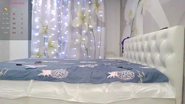 katerinapree online show from January 4, 2025, 8:37 pm